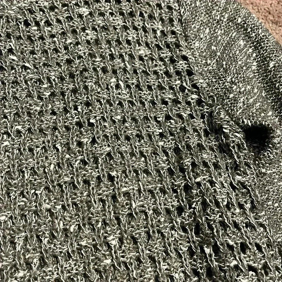 Madison & Lily sweater size small - Picture 3 of 3